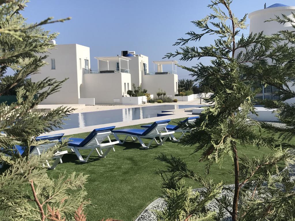 Wavebreeze Villas Paphos Bagian luar foto