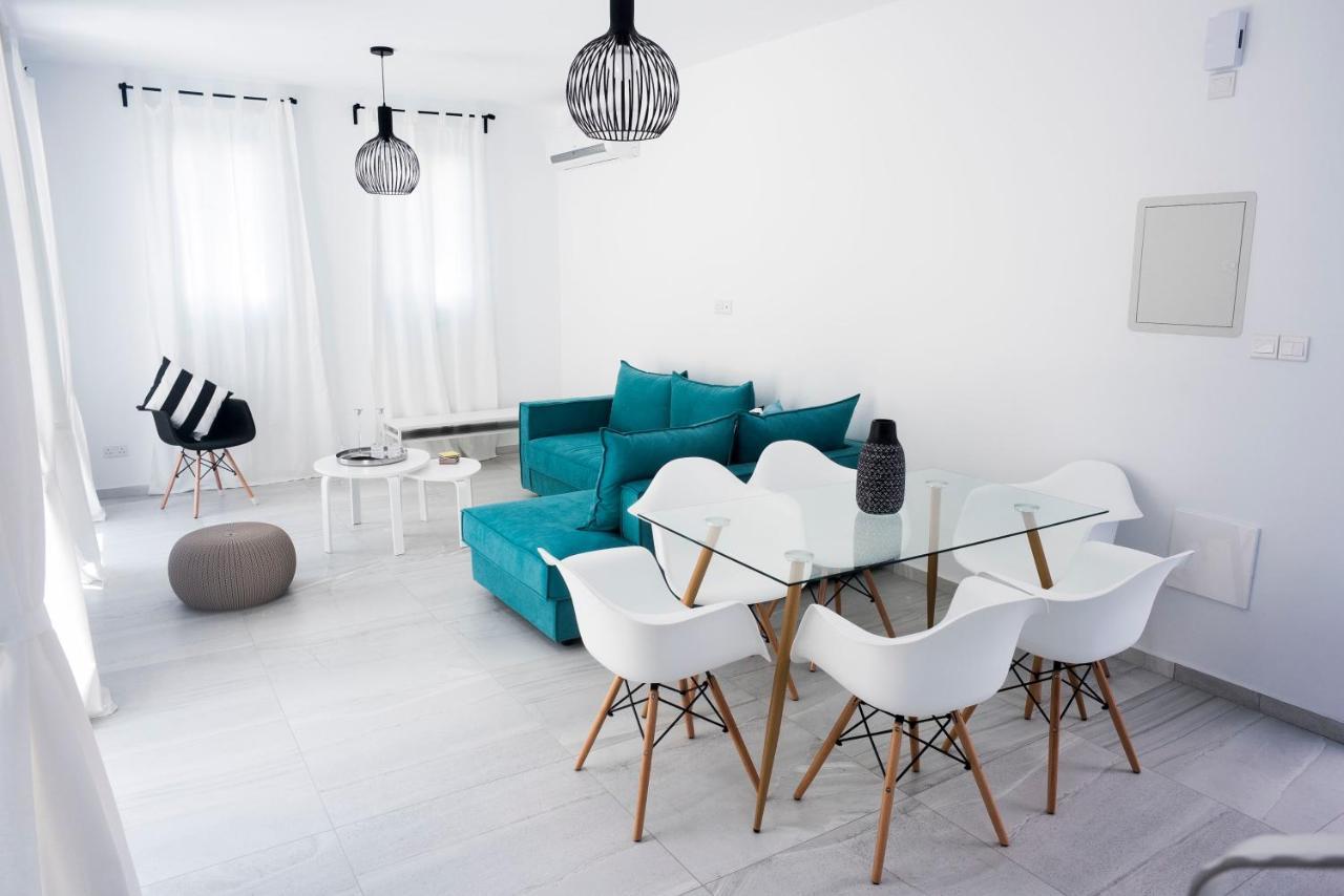 Wavebreeze Villas Paphos Bagian luar foto