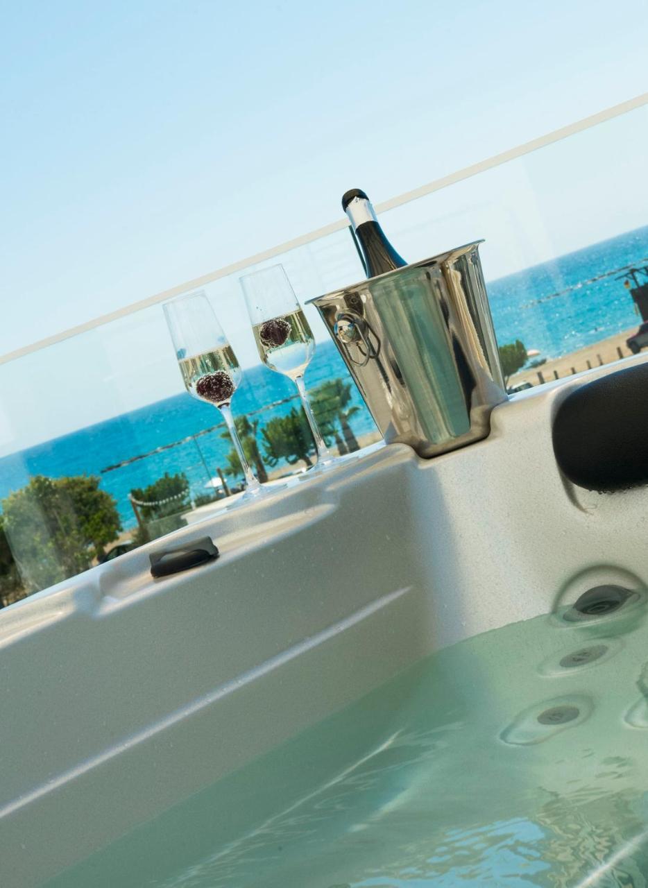 Wavebreeze Villas Paphos Bagian luar foto