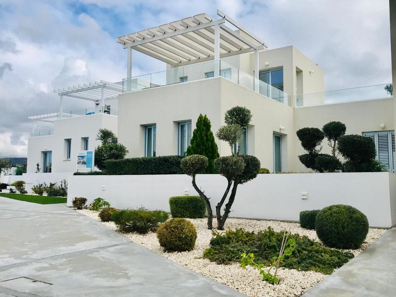Wavebreeze Villas Paphos Bagian luar foto